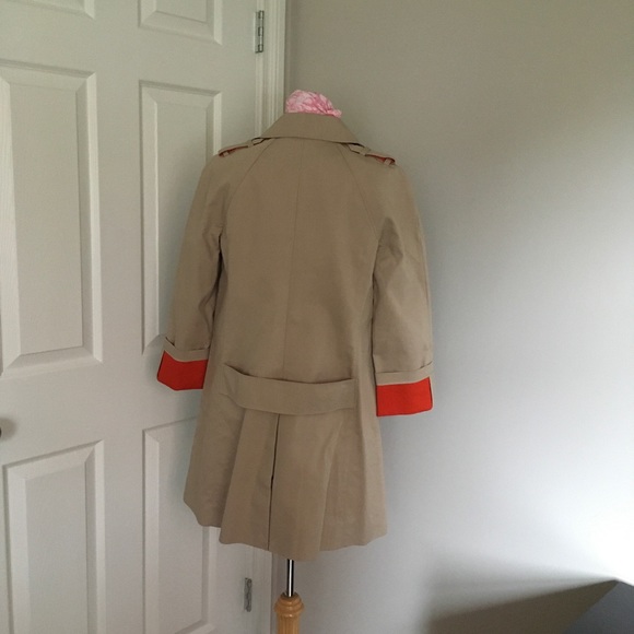 Brand new beige Club Monaco Women’s Trench with contrast lining, Size XS - Picture 3 of 6